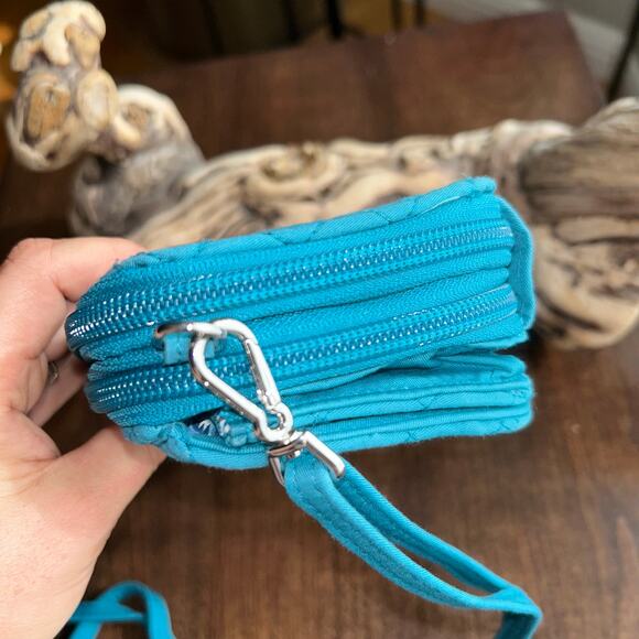 Vera Bradley RFID All in One Crossbody Bag blue - Picture 3 of 11
